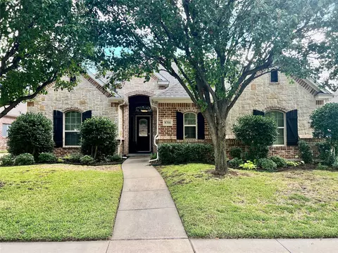 8316 Valley Oaks Dr, North Richland Hills, TX 76182