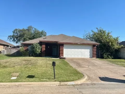 1003 Packard Dr, Arlington, TX 76001