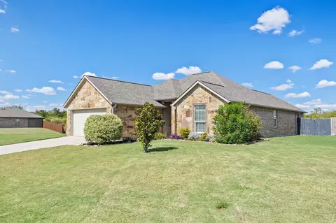 1504 Nathan Cir, Greenville, TX 75402