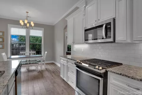 Kitchen - 814 Eagles Nest, Haughton, LA 71037 photo 4 of 5