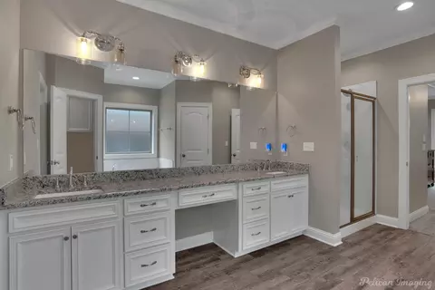 Bath - 814 Eagles Nest, Haughton, LA 71037 photo 1 of 4