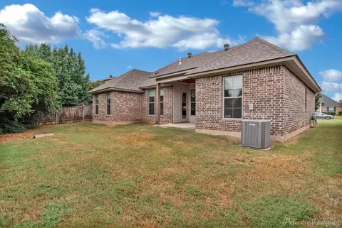 Exterior - 814 Eagles Nest, Haughton, LA 71037 photo 3 of 5