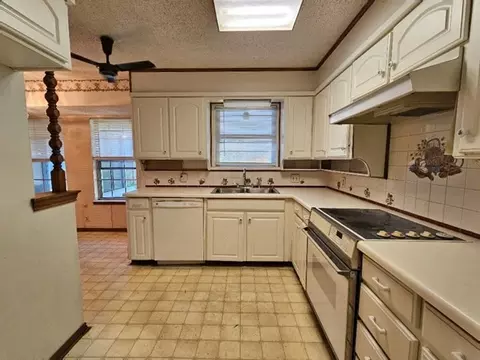 1713 Spring Branch Dr, Cleburne, TX 76033 photo 4