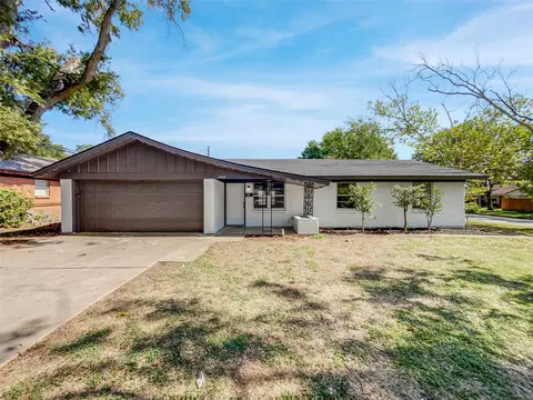 2500 Duringer Rd, Fort Worth, TX 76133