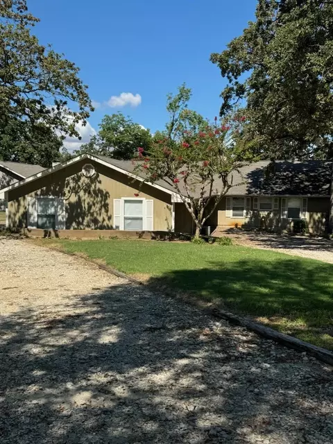 1805 Emma Dr, Tool, TX 75143 photo 2