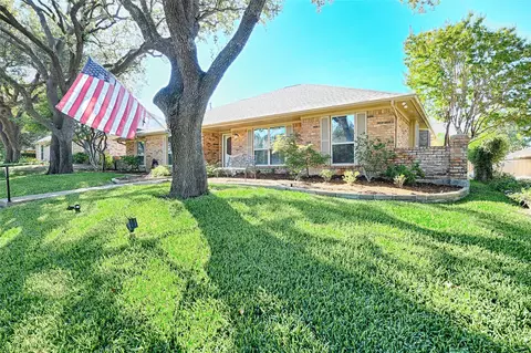 1135 Derbyshire Pl, Carrollton, TX 75007