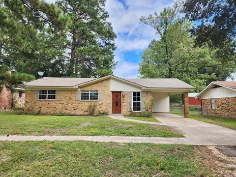 138 Frank Dr, Logansport, LA 71049