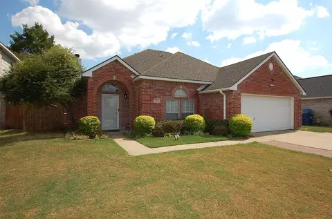 527 Willow Ln, Forney, TX 75126