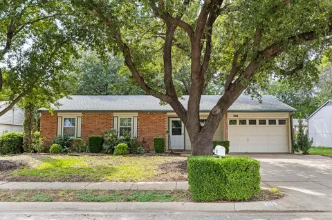 308 Guadalupe Dr, Saginaw, TX 76179