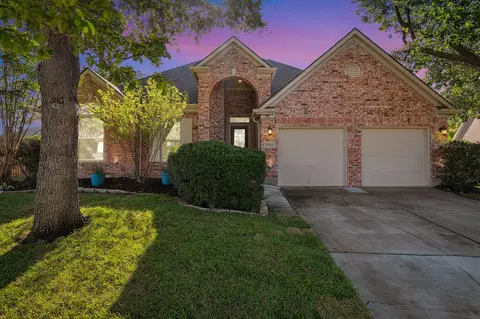 5008 Union Lake Dr, Fort Worth, TX 76137