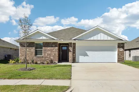230 Canyon Oaks Dr, Greenville, TX 75402