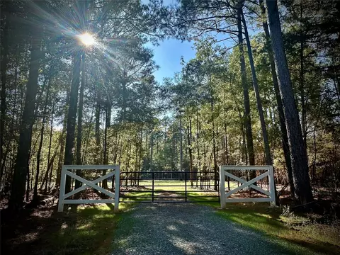 2337 Butler Hill Rd, Benton, LA 71006