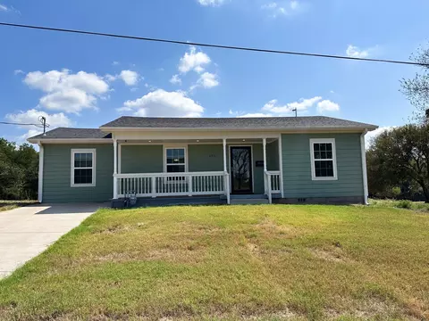 609 S 7th St, Gatesville, TX 76528