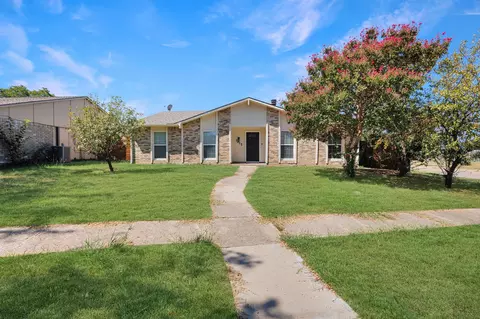 7013 Knight Dr, The Colony, TX 75056