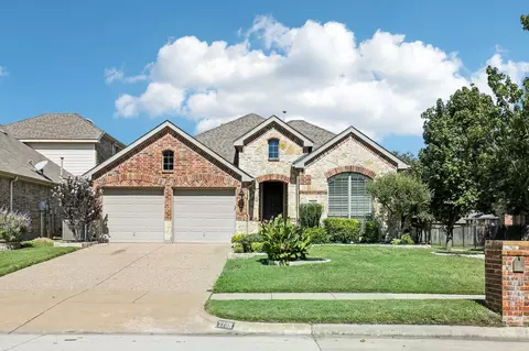 2708 Cove Dr, Grand Prairie, TX 75054