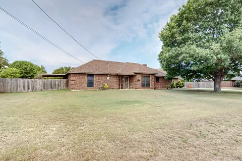 131 Jason Dr, Red Oak, TX 75154