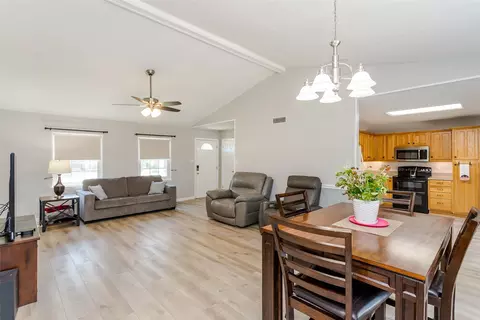 5812 Truitt Cir, The Colony, TX 75056