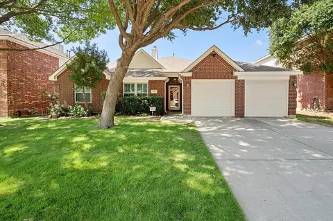 8433 Ladina Pl, Fort Worth, TX 76131