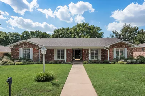 4208 Dawn Dr, Benbrook, TX 76116