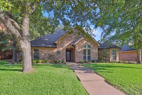 3048 Creekbend Cir, Grapevine, TX 76051