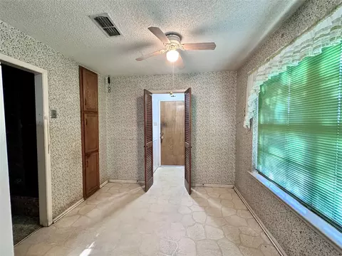 907 Rusk Dr, Euless, TX 76039 photo 8