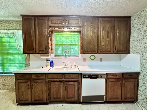 907 Rusk Dr, Euless, TX 76039 photo 5