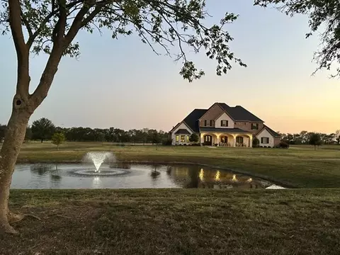 180 Cypress Point Dr, Gunter, TX 75058