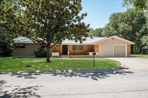 110 Oneida St, Waxahachie, TX 75165