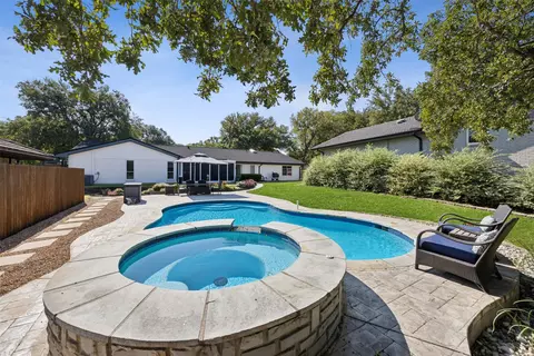 209 Timberlake Dr, Azle, TX 76020