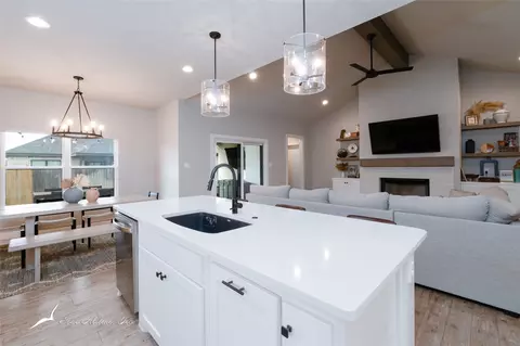 Kitchen - 4517 Seals Ln, Abilene, TX 79606 photo 3 of 4