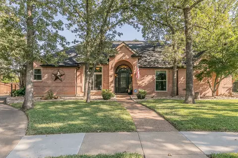 805 Willow Ct, Keller, TX 76248