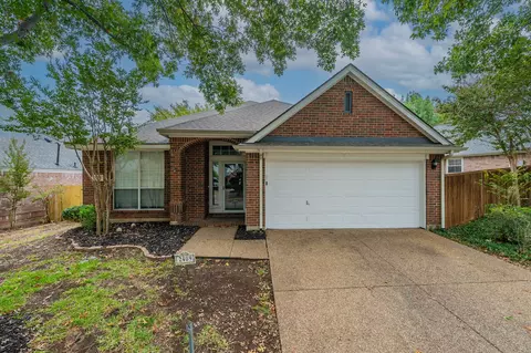 2409 Brookline Trl, Bedford, TX 76021