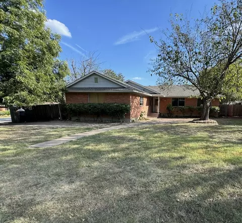 302 Linkcrest Dr, Duncanville, TX 75137