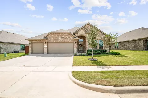 509 Smart Strike Trl, Granbury, TX 76049