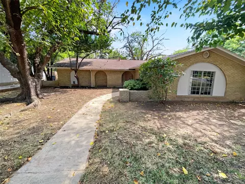1728 Brooks Dr, Arlington, TX 76012