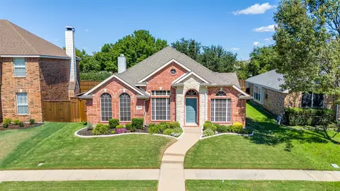 5512 Phoenix Dr, The Colony, TX 75056