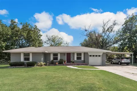 510 E Kempner St, Mabank, TX 75147