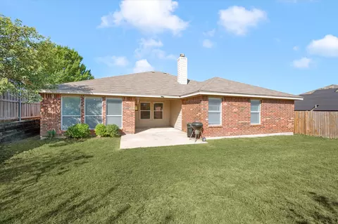 1409 Heidi Ct, White Settlement, TX 76108