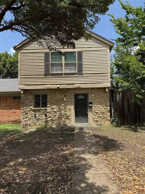 13503 Red Fern Ln, Dallas, TX 75240