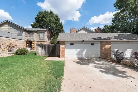 1433 Palmnold Cir E, Fort Worth, TX 76120
