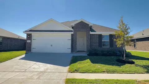 317 Crestridge Dr N, Cleburne, TX 76033