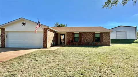 1308 Circle Dr, Graham, TX 76450