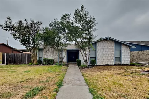 933 Stone Trail Dr, Plano, TX 75023