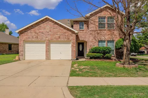 5900 Paloma Blanca Dr, Fort Worth, TX 76179