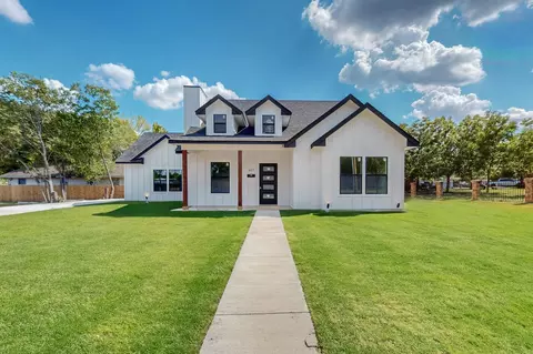 407 E Martin Luther King Jr Dr, Ennis, TX 75119