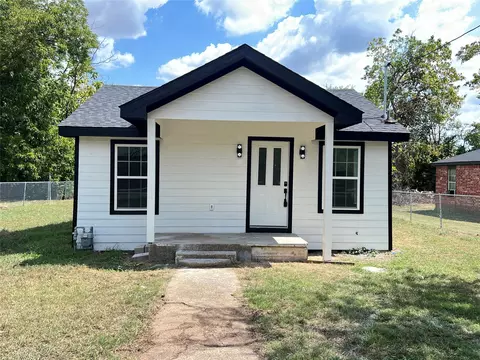 203 S Park St, Terrell, TX 75160