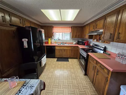 Kitchen - 510 Copher Ct, Euless, TX 76040 photo 2 of 2