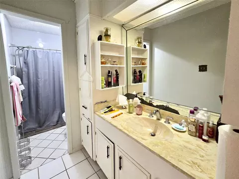 Bath - 510 Copher Ct, Euless, TX 76040 photo 1 of 2