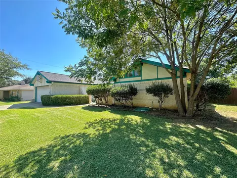 Exterior - 510 Copher Ct, Euless, TX 76040 photo 2 of 10