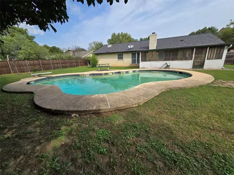 Exterior - 510 Copher Ct, Euless, TX 76040 photo 8 of 10